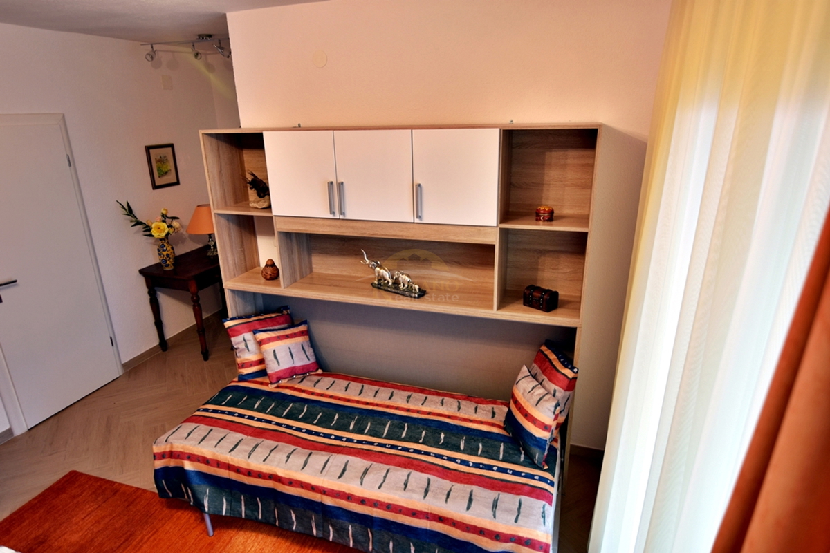 Casa finemente arredata a Čiovo/Okrug Gornji con splendida vista aperta